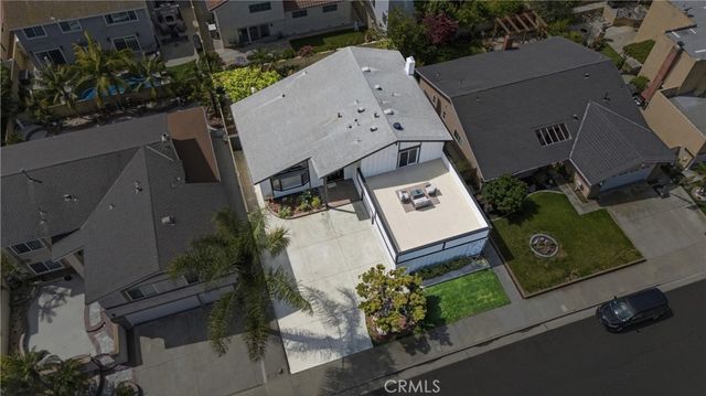 6862 Defiance Drive, Huntington Beach, CA 92647