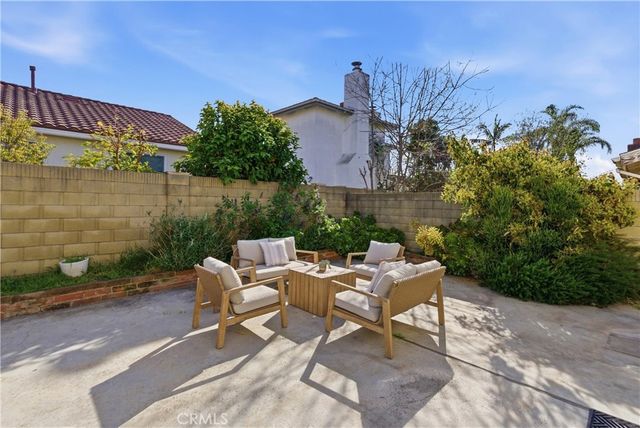 6862 Defiance Drive, Huntington Beach, CA 92647