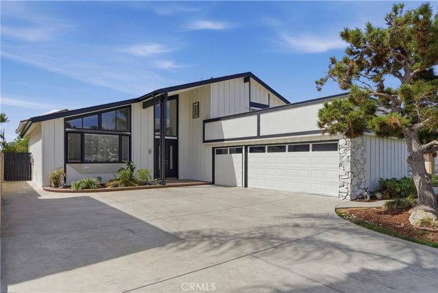 6862 Defiance Drive, Huntington Beach, CA 92647