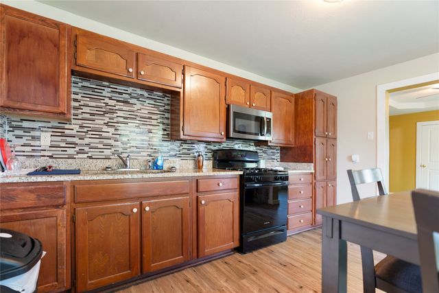 300 S Wall Street, Itasca, TX 76055