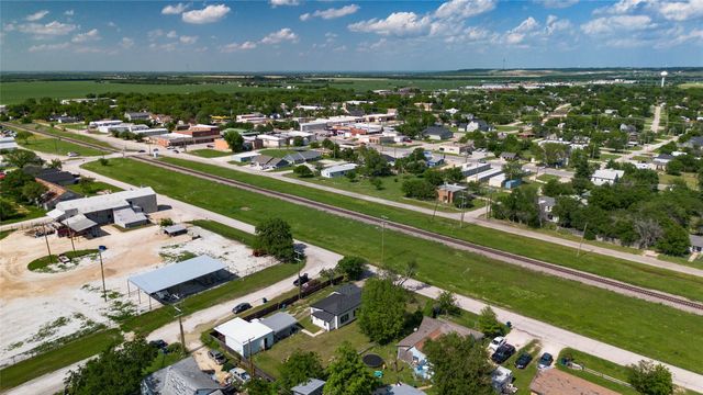 300 S Wall Street, Itasca, TX 76055