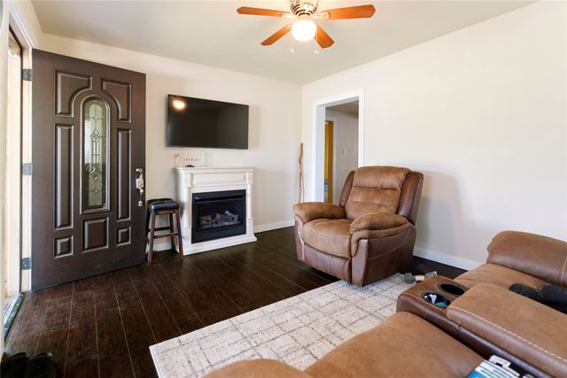 300 S Wall Street, Itasca, TX 76055