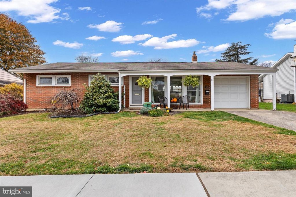 112 RUNSON RD, Camp Hill, PA 17011