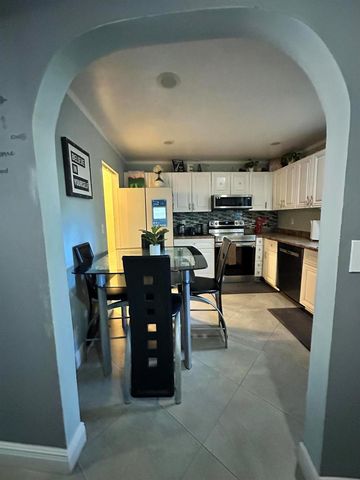 12737 WESTHAMPTON Circle, Wellington, FL 33414
