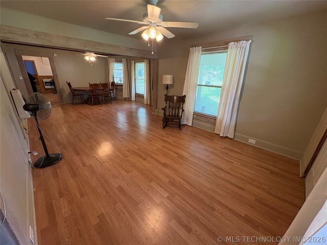 230 E Nelms Street, Oologah, OK 74053