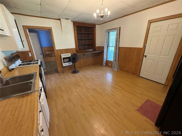 230 E Nelms Street, Oologah, OK 74053