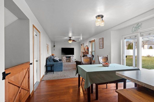 2402 OLD IVY ROAD, De Pere, WI 54115