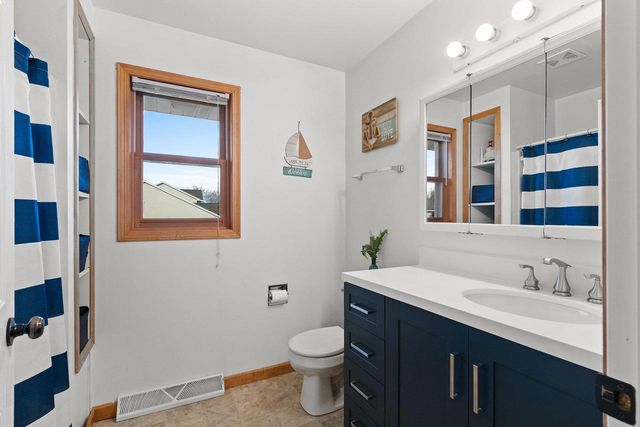 2402 OLD IVY ROAD, De Pere, WI 54115