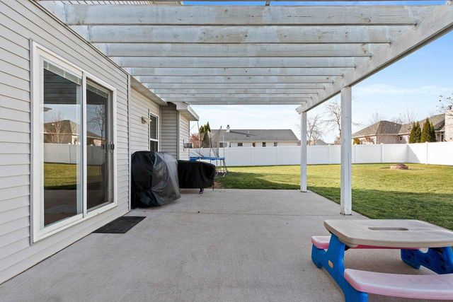 2402 OLD IVY ROAD, De Pere, WI 54115