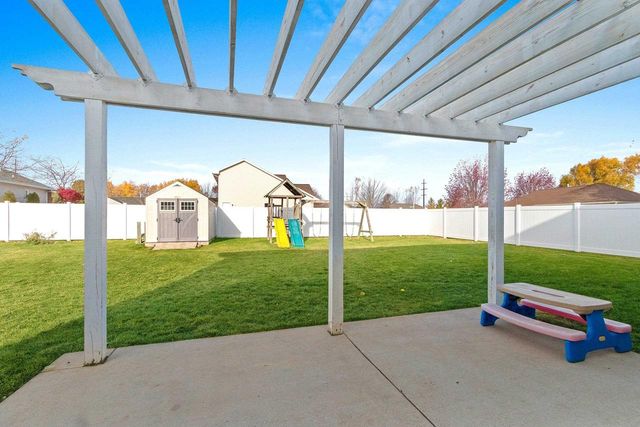 2402 OLD IVY ROAD, De Pere, WI 54115