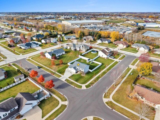 2402 OLD IVY ROAD, De Pere, WI 54115