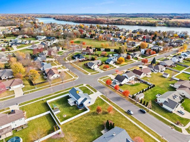 2402 OLD IVY ROAD, De Pere, WI 54115