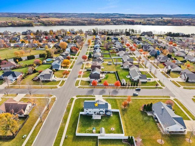 2402 OLD IVY ROAD, De Pere, WI 54115