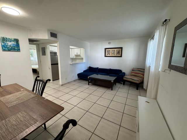 811 SE 16TH Street 106, Fort Lauderdale, FL 33316