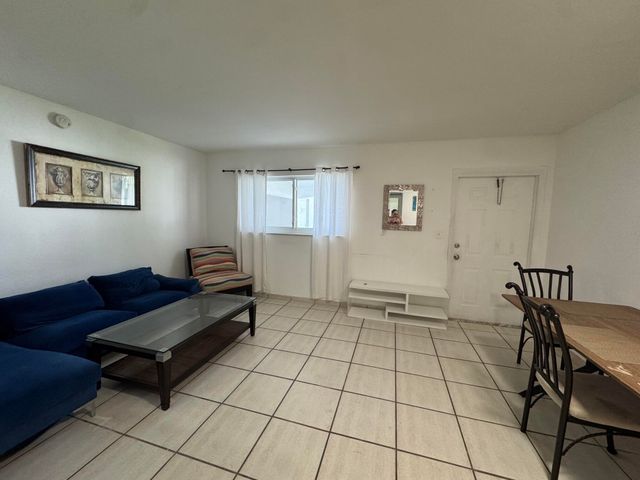 811 SE 16TH Street 106, Fort Lauderdale, FL 33316