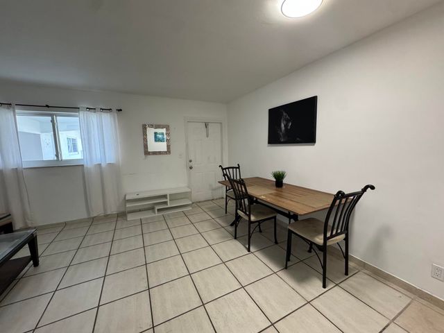811 SE 16TH Street 106, Fort Lauderdale, FL 33316