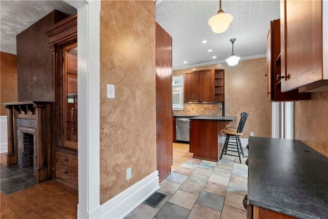 361 Library PLACE, Oakmont, PA 15139