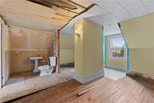 361 Library PLACE, Oakmont, PA 15139