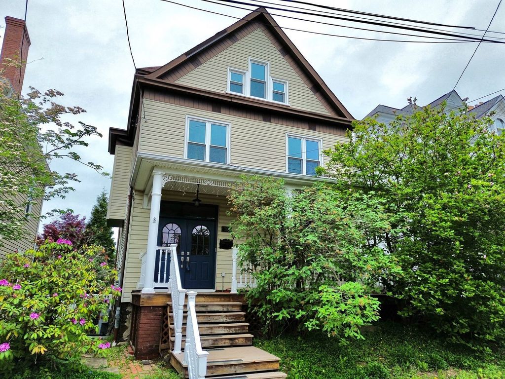 361 Library PLACE, Oakmont, PA 15139