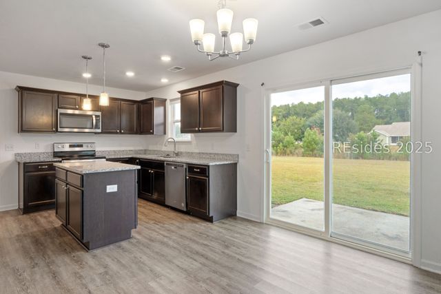 156 Red Pine Rd, Ridgeland, SC 29936