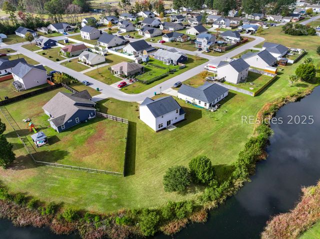 156 Red Pine Rd, Ridgeland, SC 29936