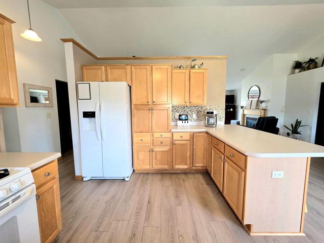 3226 E GREENLEAF DRIVE, Appleton, WI 54913