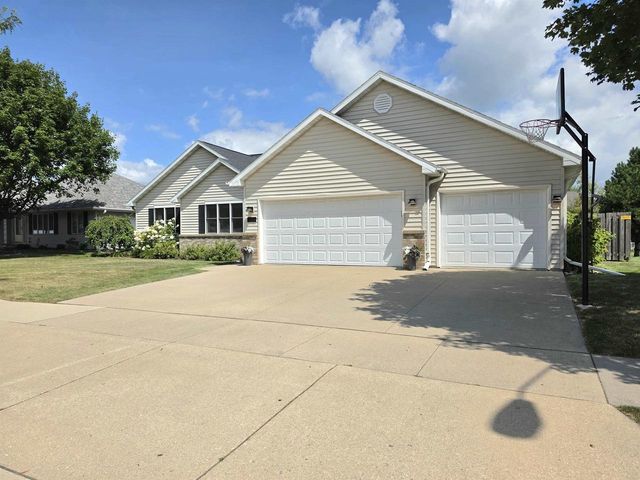 3226 E GREENLEAF DRIVE, Appleton, WI 54913