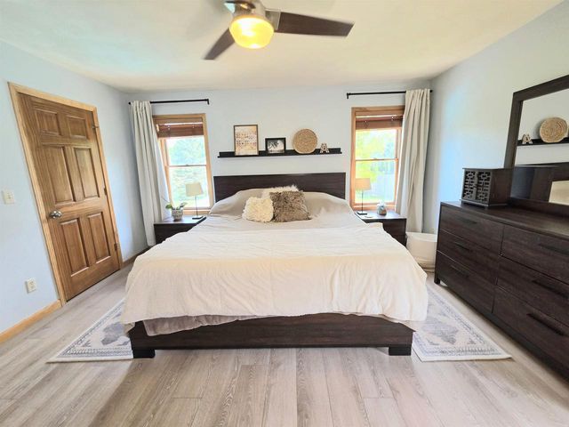 3226 E GREENLEAF DRIVE, Appleton, WI 54913
