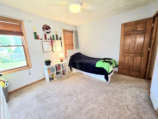3226 E GREENLEAF DRIVE, Appleton, WI 54913
