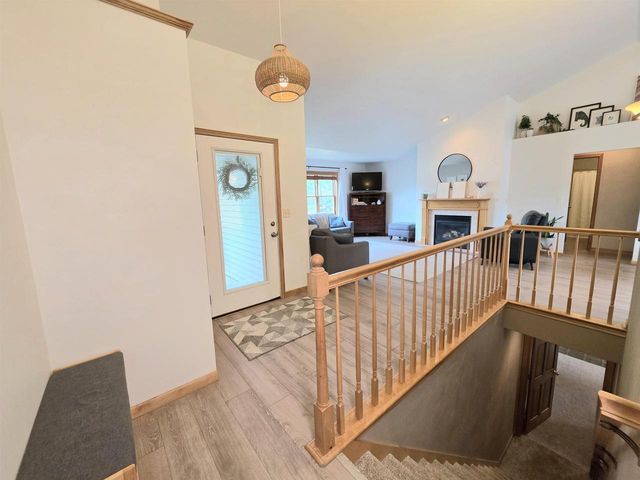 3226 E GREENLEAF DRIVE, Appleton, WI 54913