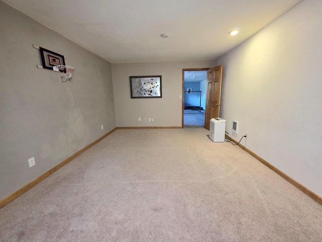 3226 E GREENLEAF DRIVE, Appleton, WI 54913