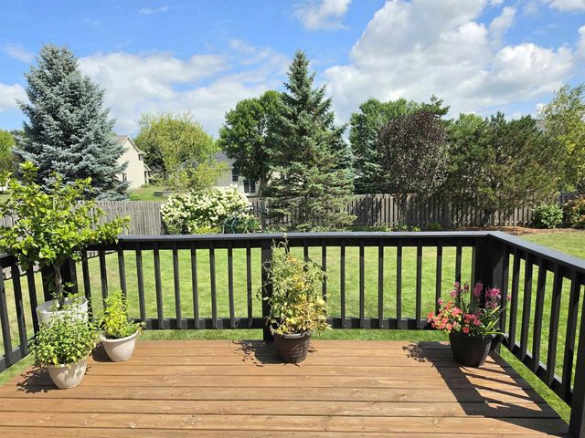 3226 E GREENLEAF DRIVE, Appleton, WI 54913