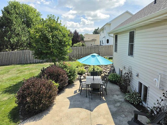 3226 E GREENLEAF DRIVE, Appleton, WI 54913