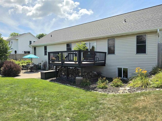 3226 E GREENLEAF DRIVE, Appleton, WI 54913