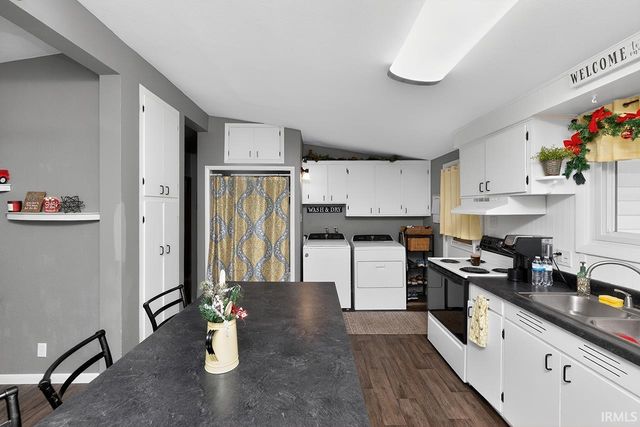 1674 Toledo Road, Elkhart, IN 46516