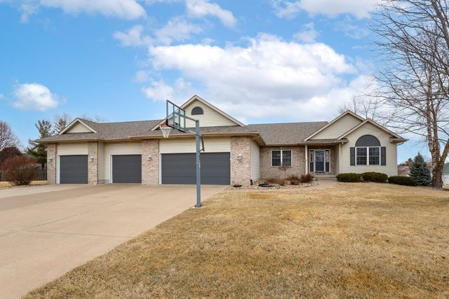 5280 Kristi Lane, Bettendorf, IA 52722