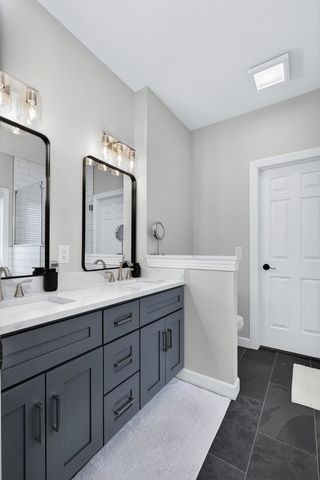 5280 Kristi Lane, Bettendorf, IA 52722