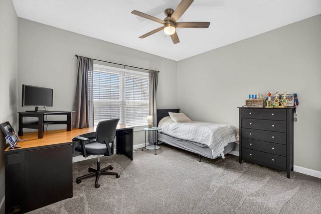 5280 Kristi Lane, Bettendorf, IA 52722