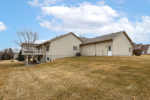 5280 Kristi Lane, Bettendorf, IA 52722