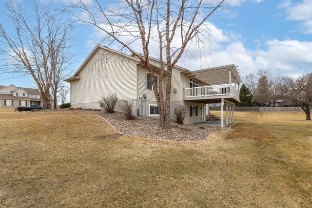 5280 Kristi Lane, Bettendorf, IA 52722