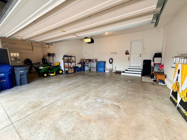 5280 Kristi Lane, Bettendorf, IA 52722