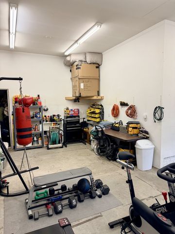 5280 Kristi Lane, Bettendorf, IA 52722