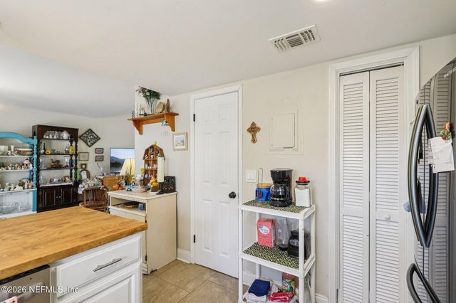 3517 PEELER Road 13, Jacksonville, FL 32277