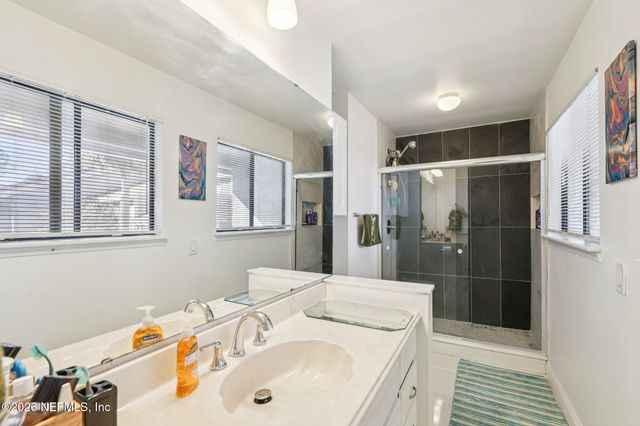 3517 PEELER Road 13, Jacksonville, FL 32277