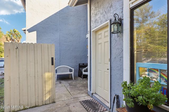 3517 PEELER Road 13, Jacksonville, FL 32277