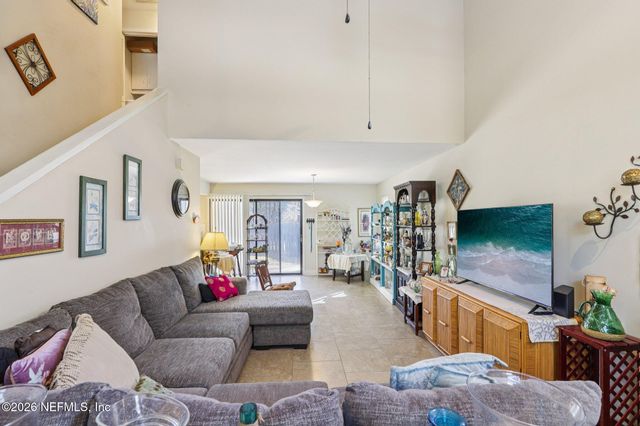 3517 PEELER Road 13, Jacksonville, FL 32277