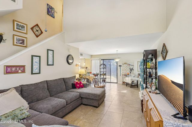 3517 PEELER Road 13, Jacksonville, FL 32277