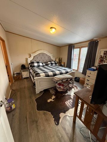 136 E Railroad Street, Hustonville, KY 40437