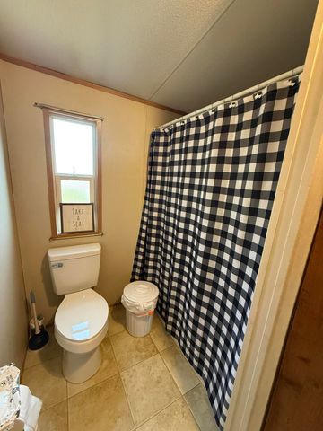 136 E Railroad Street, Hustonville, KY 40437