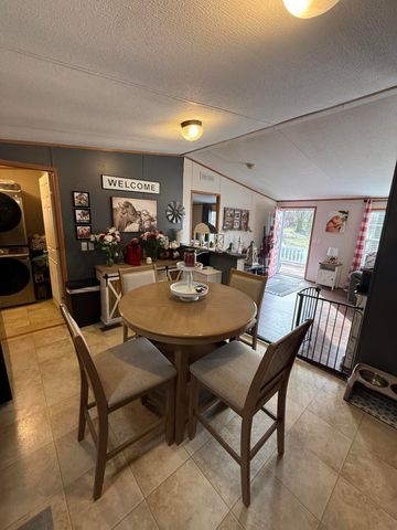 136 E Railroad Street, Hustonville, KY 40437